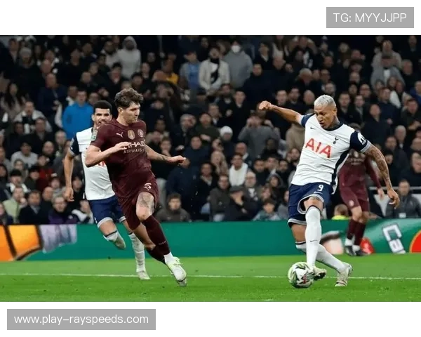 十人热刺主场1-2不敌利物浦，西蒙斯踩踏范戴克染成比赛转折点