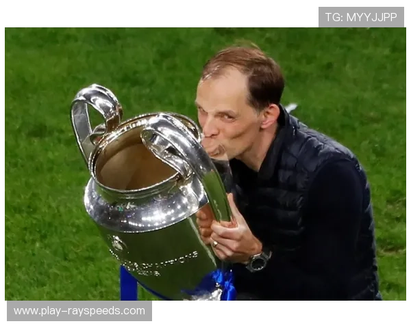 巴黎德比战后展示六座冠军奖杯，俱乐部借空间象征强化本地影响力